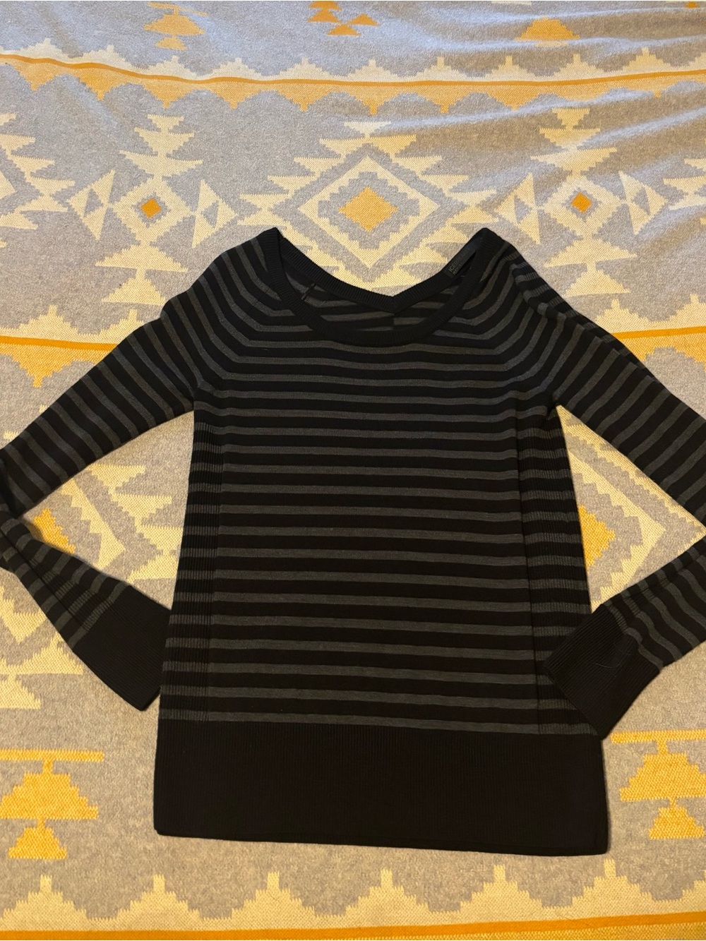 Icebreaker blacksheep long sleeve sweater size M